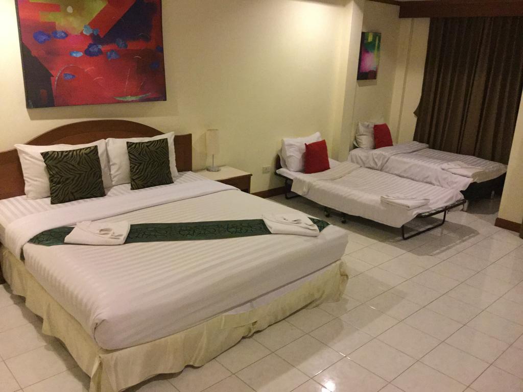 The Yim Siam Hotel Patong Exterior foto
