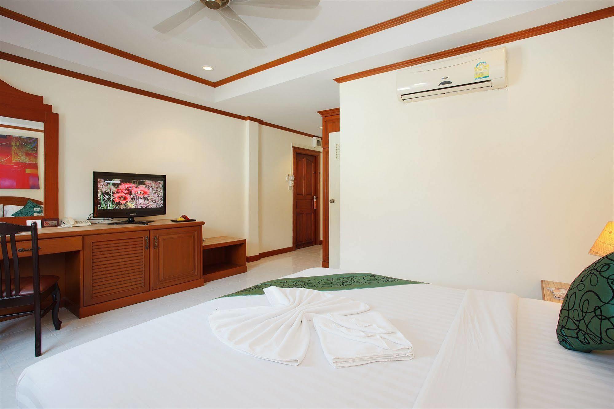 The Yim Siam Hotel Patong Exterior foto