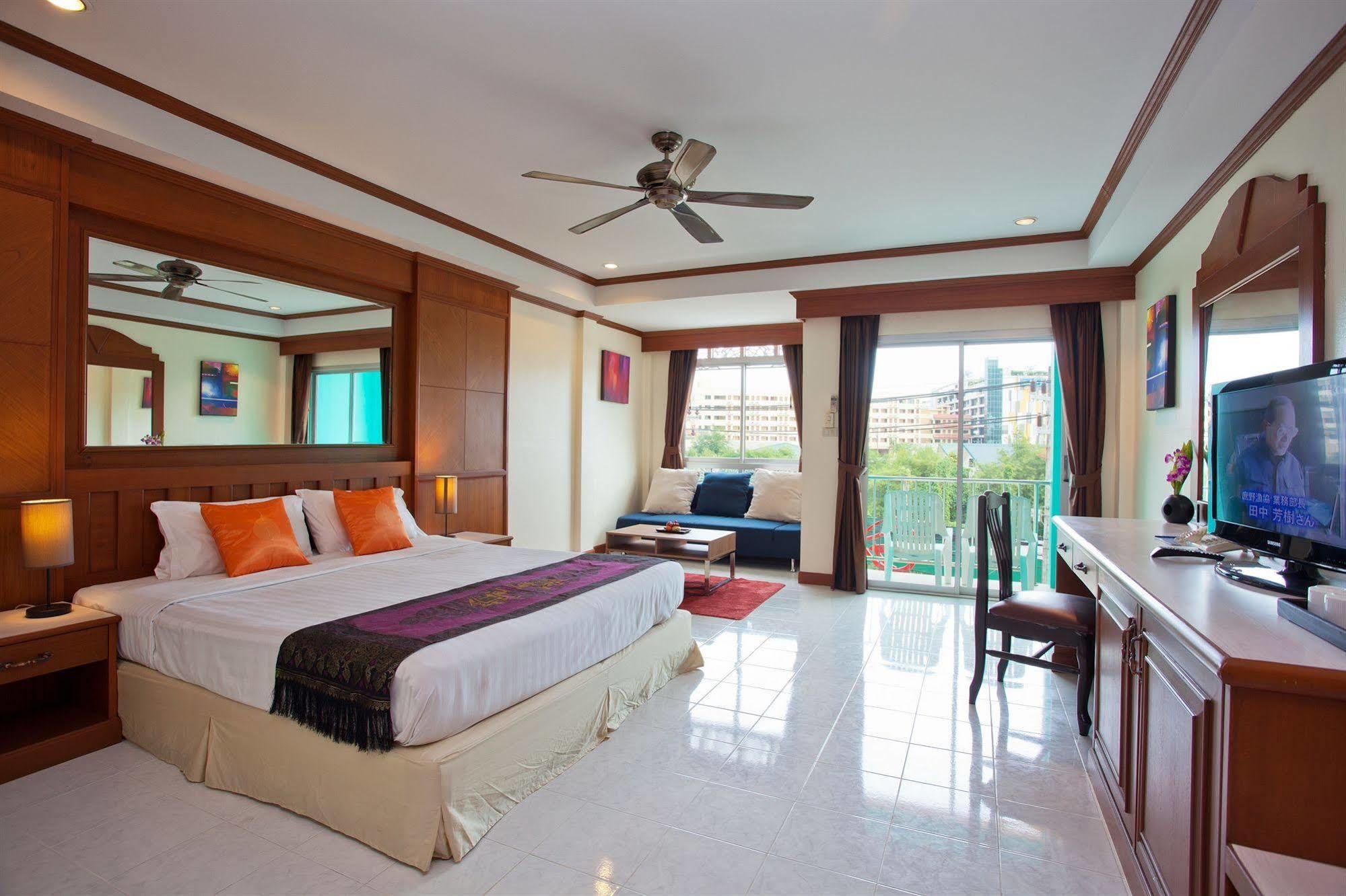 The Yim Siam Hotel Patong Exterior foto