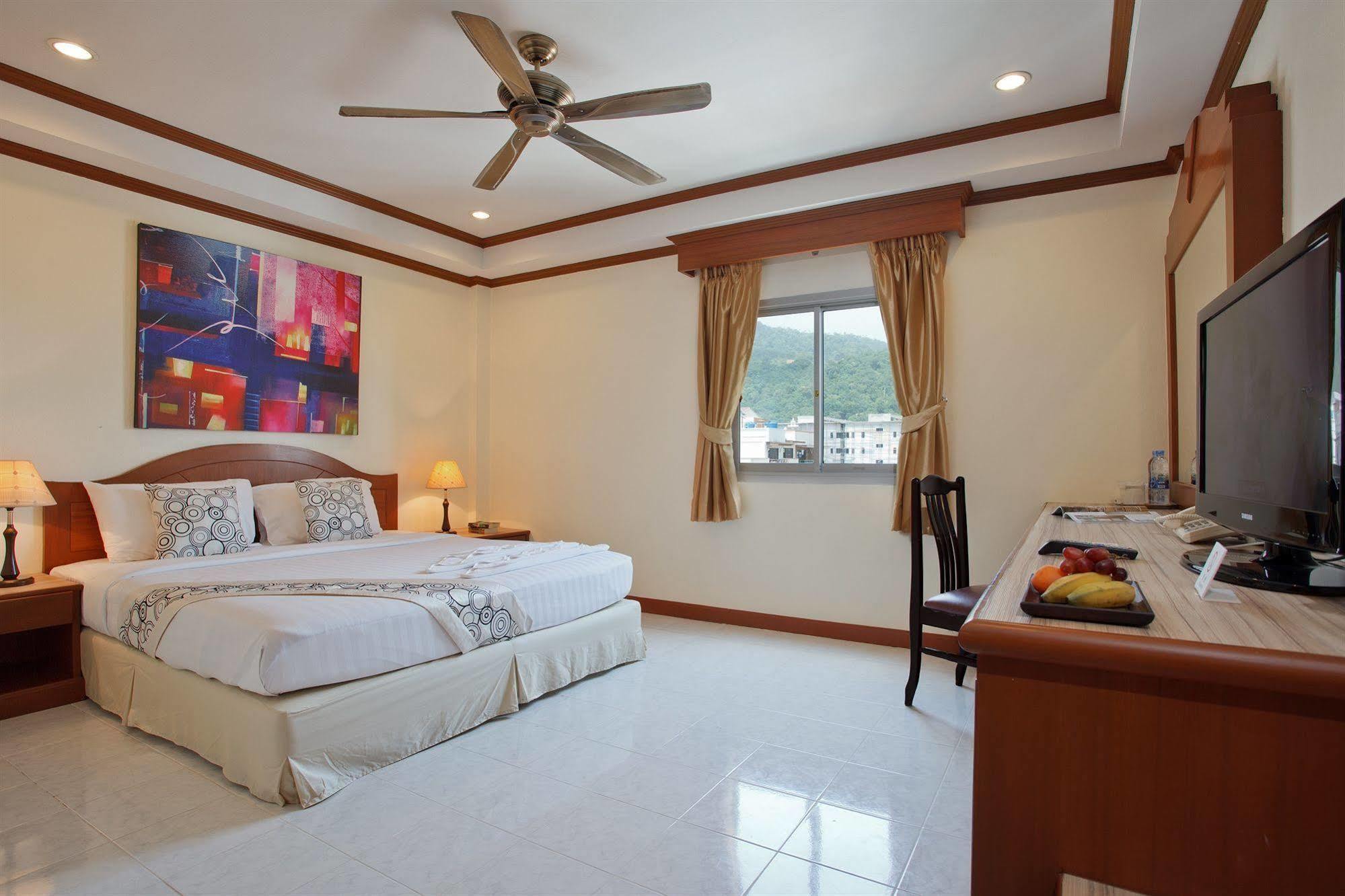 The Yim Siam Hotel Patong Exterior foto